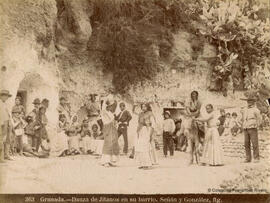 Granada, Sacromonte, grupo de gitanos bailando flamenco. Señán y González.