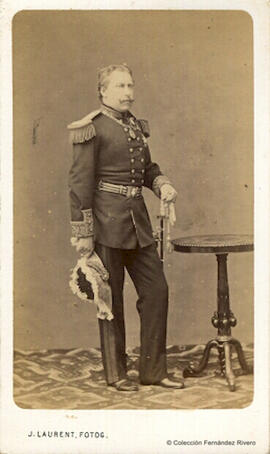 Retrato de militar de alta graduación sin identificar. J. Laurent.