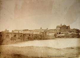 Córdoba, puente sobre el Guadalquivir y Mezquita al fondo. De Launay.