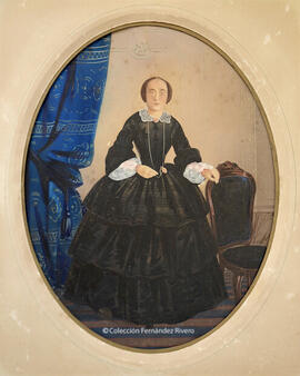 Barcelona. Retrato de señora de pie con vestido de volantes. Fotógrafo desconocido.