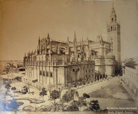Sevilla, la Catedral desde la Plaza del Triunfo. R. Garzón.