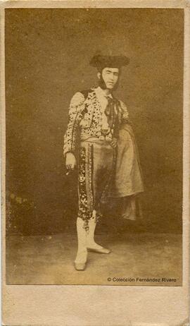 Granada, retrato de un torero en el estudio. Mauzaisse.