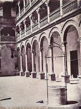 Toledo, pozo árabe en el antiguo convento de San Pedro Mártir. J. Laurent.