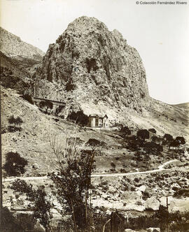 El Chorro (Malaga), montaña y viaducto del Gaytán, con casa señorial y puente de hierro. Autor desconocido.