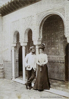 Retrato de una pareja en su estudio. Garzón y Señán.