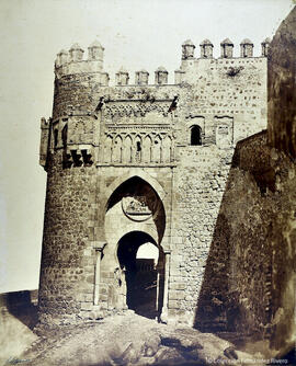 Toledo, Puerta del Sol. Charles Clifford.