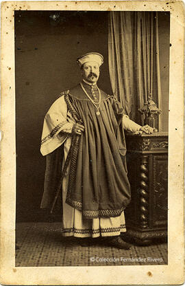 Madrid, retrato del pintor José Galofre disfrazado de Podestá de Florencia.  J. Laurent.