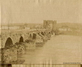 Córdoba, Puente romano sobre el río Guadalquivir y torre de la Calahorra. Tomás Molina.
