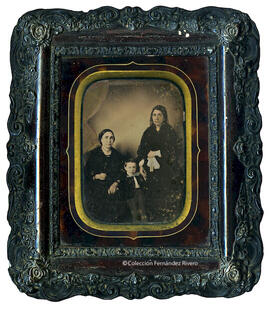Barcelona, retrato del niño Jose Guimex y Moret a los 7 años con su madre Genoveba y su abuela Catalina. M. Fernando, casa Mr. Napoleón.