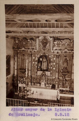Moclinejo (Málaga), Iglesia parroquial de Nuestra Señora de Gracia, retablo del altar mayor, hoy desaparecido. Fotógrafo desconocido.