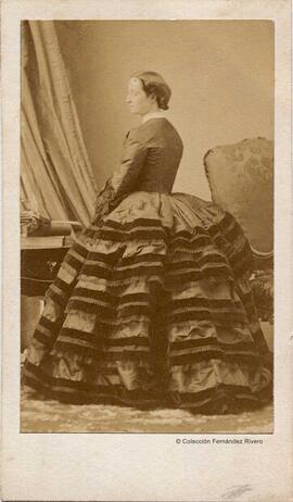 París, retrato de la emperatriz Eugenia de Montijo de espaldas. Disdéri