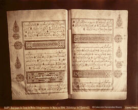 Dos páginas del Corán de Muley Zidan, emperador de Marruecos en 1594, en la Biblioteca del Monasterio de El Escorial (Madrid). J. Laurent y Cia.