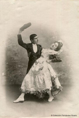 Retrato de una pareja de baile español. Fotógrafo desconocido.