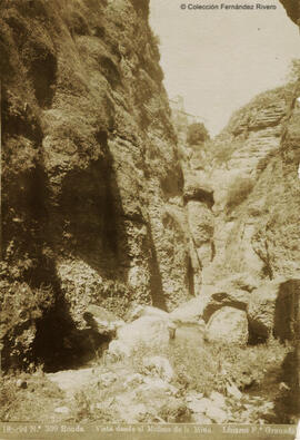 Ronda (Málaga), cauce del río Guadalevín, vista desde el molino de la Mina. Linares.