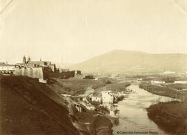 Pamplona, río Arga en el Vergel y las murallas de la ciudad. Fotógrafo desconocido.