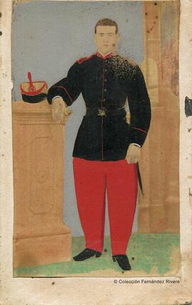 Valencia, retrato de un soldado de infantería con el uniforme de gala del Ejército de Tierra. Salvador Siber Salla.