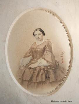 París, retrato de señora con manos sobre su regazo. Gustave Le Gray.