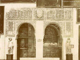 Burgos, Museo provincial, arcos árabes y dos esculturas. Vadillo.