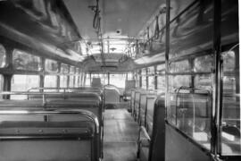 Interior de autobús urbano montado en la factoría Taillefer. Marzo de 1953. Málaga, España.