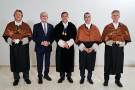 Retrato de grupo previo a la investidura de Bernardo Quintero como Doctor "Honoris Causa" por la Universidad de Málaga. Paraninfo. Marzo de 2025