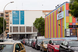 E.T.S de Arquitectura con cartel Conmemorativo del 10º Aniversario. Campus de El Ejido. Octubre d...