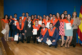 Foto de grupo tras la graduación de Másters de la Facultad de Ciencias Económicas y Empresariales...