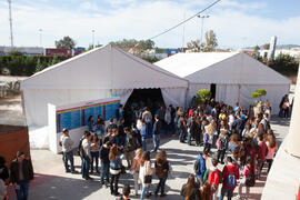 Carpas para charlas informativas. Jornadas de Puertas Abiertas de la Universidad de Málaga. Compl...