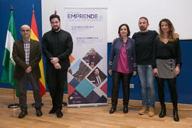 Foto de grupo previa al seminario "Emprende 21. Territorio y Emprendimiento". Paraninfo...