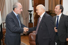 Reunión con el alcalde de Málaga posterior a la firma del convenio con la Universidad de Sharjah,...