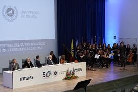 Interpretación del Coro Universidad de Málaga y la orquesta Málaga Camerata. Solemne Acto de Aper...