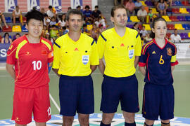 Capitanas y árbitros. Partido España contra China. 14º Campeonato del Mundo Universitario de Fútbol Sala 2014 (FUTSAL). Antequera. Julio de 2014