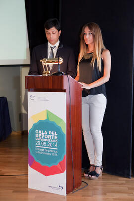 Presentadores de la gala del deporte de la Universidad de Málaga. Facultad de Ciencias de la Educ...