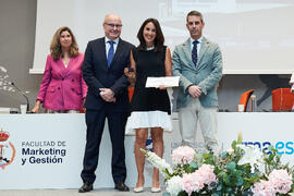 Reconocimiento especial a Elena Fernández Díaz en la Facultad de Marketing y Gestión. Campus de Teatinos. Junio de 2025