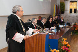 José Ángel Narváez en la imposición de la Medalla de Oro de la Universidad de Málaga a la Univers...