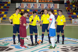 Capitanes y árbitros. Partido Portugal contra Georgia. 14º Campeonato del Mundo Universitario de ...