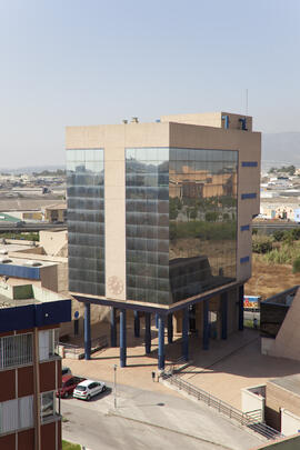 Edificio del Instituto de Investigación y Biblioteca de I+D. Campus de Teatinos. Junio de 2009