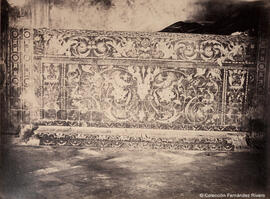 Sevilla, Monasterio Madre de Dios, frontal de azulejos de un altar del claustro. Reynoso.