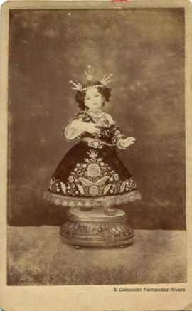 Cádiz, reproducción de la Imagen niño Jesús con potencias sobre un pedestal. Pol Hermanos.
