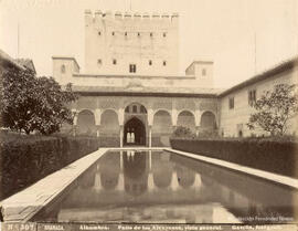 Granada, Alhambra, Patio de los Arrayanes y Torre de Comares. Garzón fotógrafo.