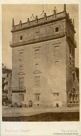 Valencia, Palacio de Benicarló, fachada de la torre. Fárvaro Hermanos.