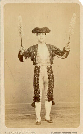 Madrid, retrato del torero “Gallito” con banderillas. J. Laurent.
