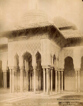 Granada, Alhambra, templete en el Patio de los Leones. Señán y González.