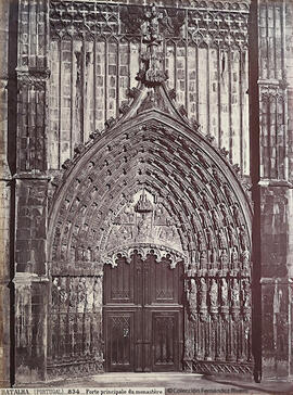Batalha (Portugal), monasterio de Santa María de la Victoria de la Batalla, puerta principal. J. Laurent.