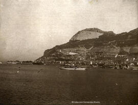 Gibraltar. Velero y puerto junto a la parte norte de la Roca. Fotógrafo desconocido.