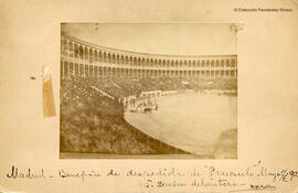 Madrid, Plaza de toros de la Fuente del Berro durante la corrida de despedida del torero "Frascuelo" el 11 de mayo de 1890. W. W. Keller.