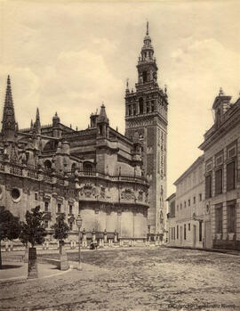 Sevilla, Catedral y Giralda desde la Plaza del Triunfo. Frank Mason Good.