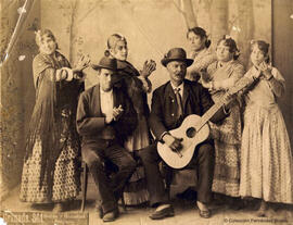 Granada, Grupo de flamenco con hombres y mujeres. Señán y González.