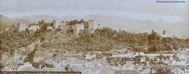 Granada, la Alhambra y Sierra Nevada desde San Miguel en el Albaicín. Señán y González.