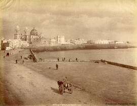 Cádiz, Catedral y plaza de toros de madera, desde la Iglesia de los Capuchinos. Léon et Lévy.