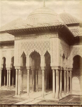 Granada, Alhambra, Patio de los Leones, templete del este. Garzón fotógrafo.